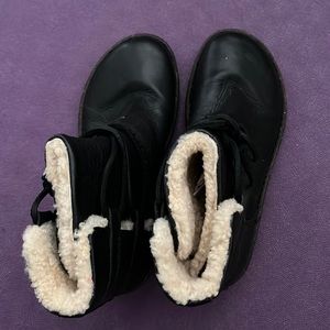 Ugg woman boots 👢